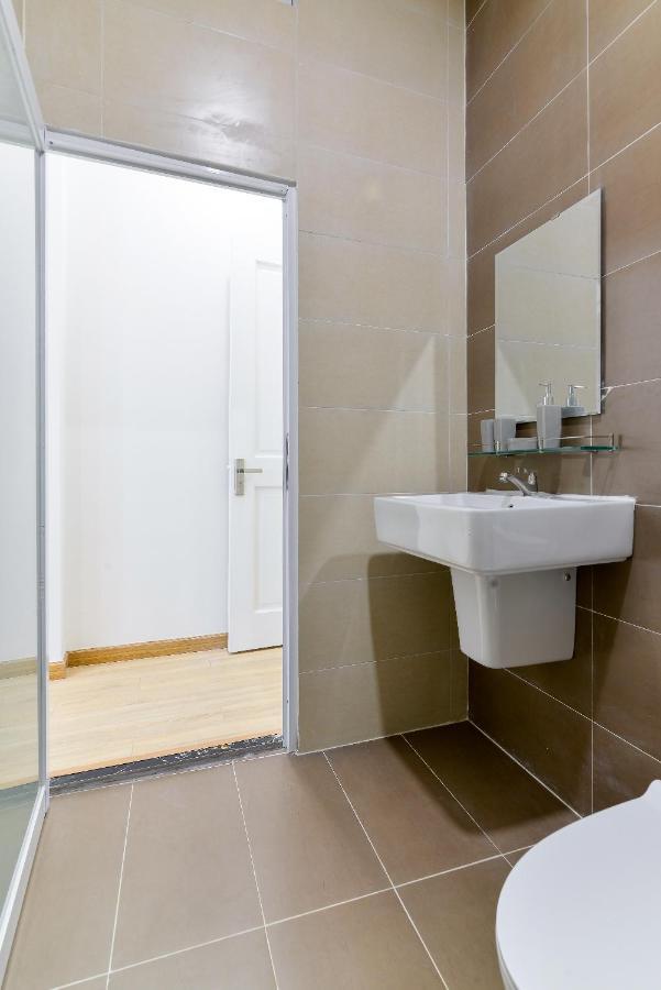 הו צ'י מין סיטי Cozrum Homes - Rivera Corner מראה חיצוני תמונה
